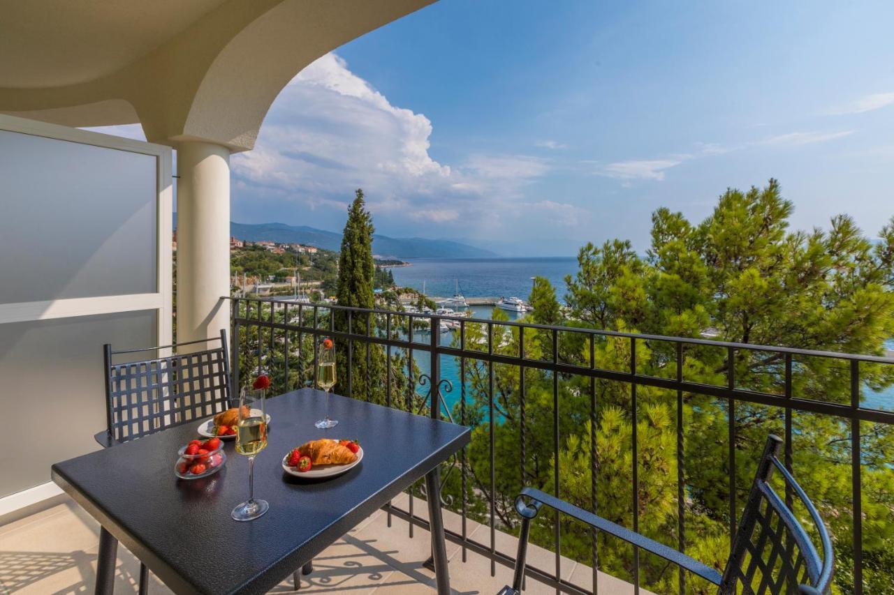 Palace Paulina Residence Novi Vinodolski Ngoại thất bức ảnh
