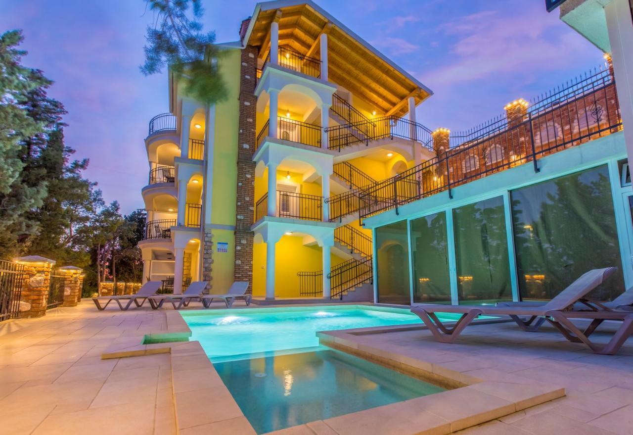 Palace Paulina Residence Novi Vinodolski Ngoại thất bức ảnh