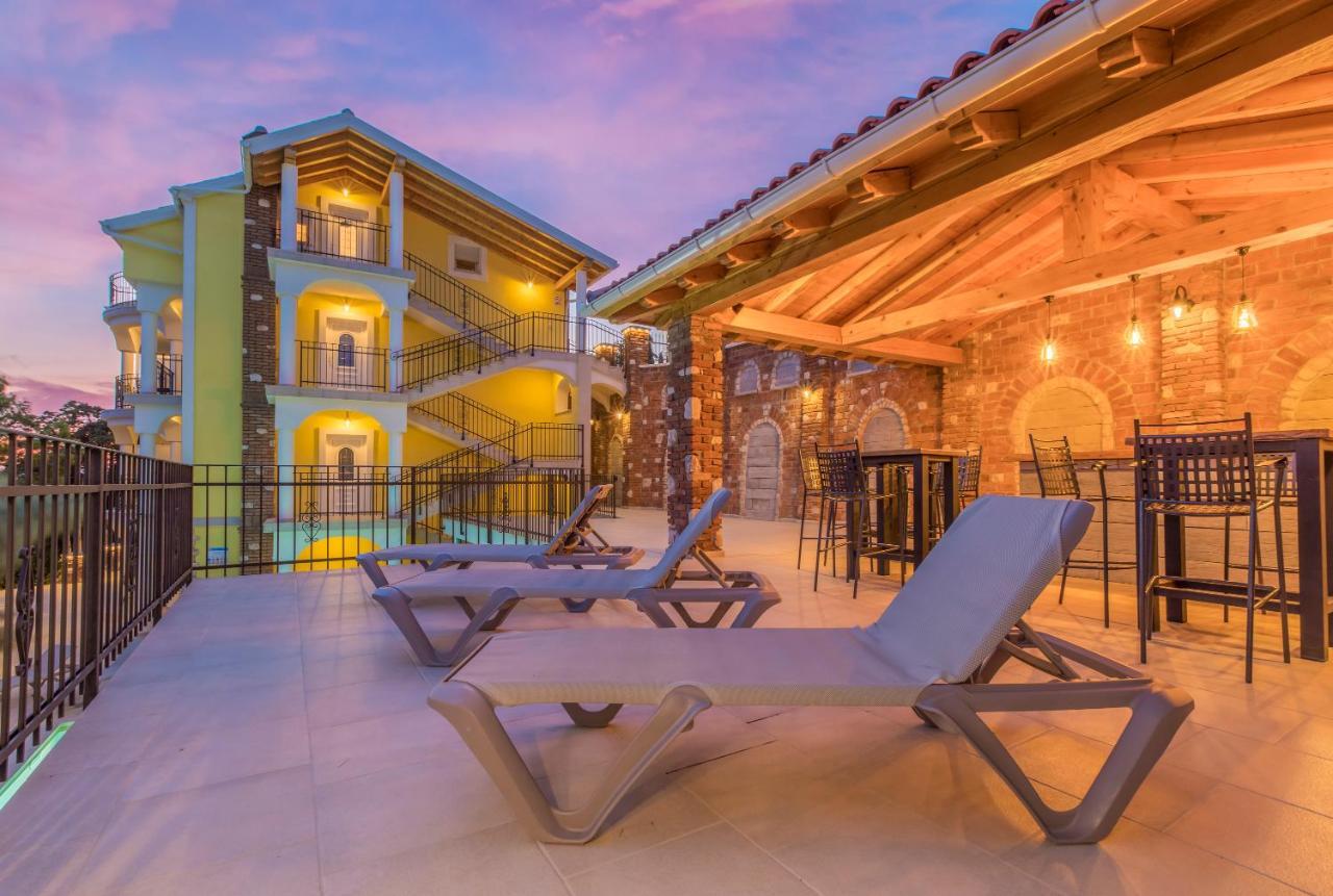 Palace Paulina Residence Novi Vinodolski Ngoại thất bức ảnh